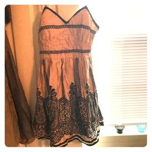 Lace pattern chic dress